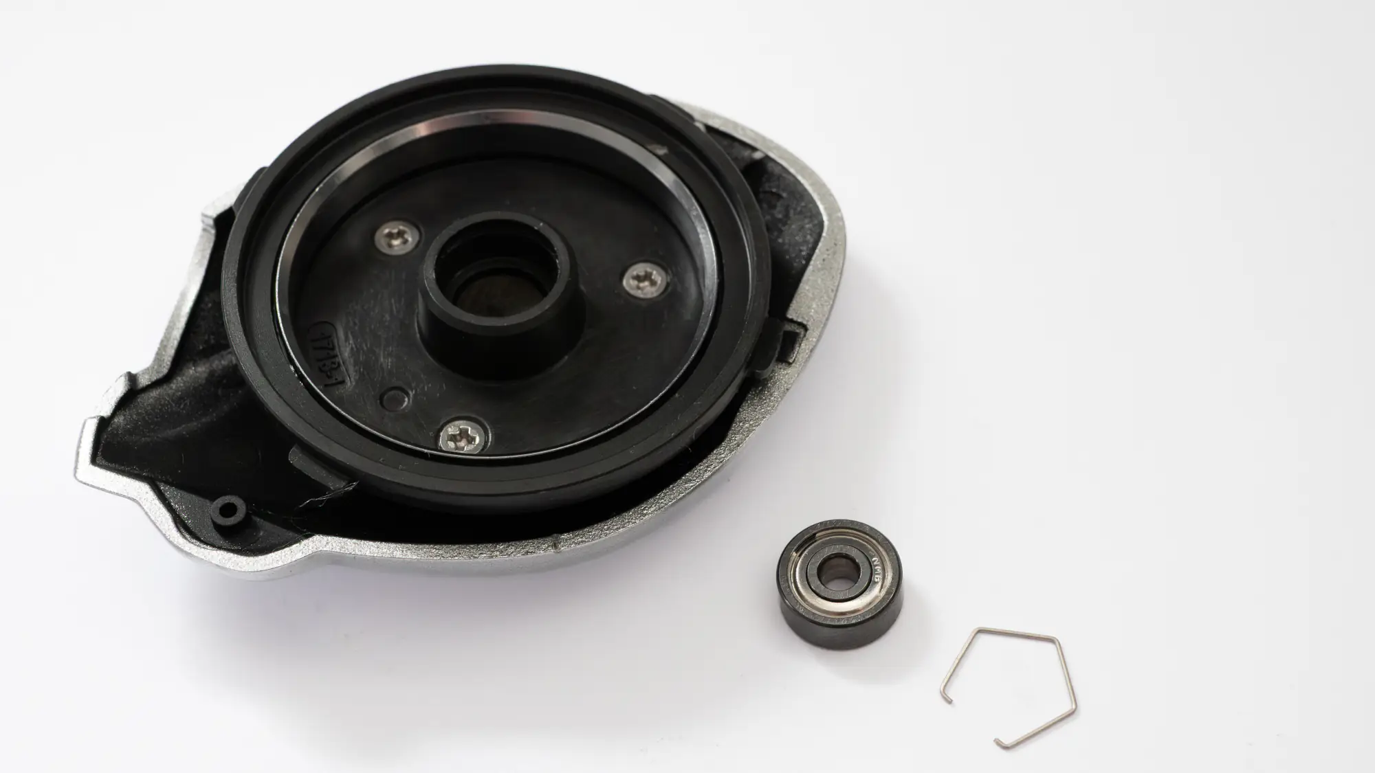 Étape 2 — Roulements de bobine – 16 TRANX A 301