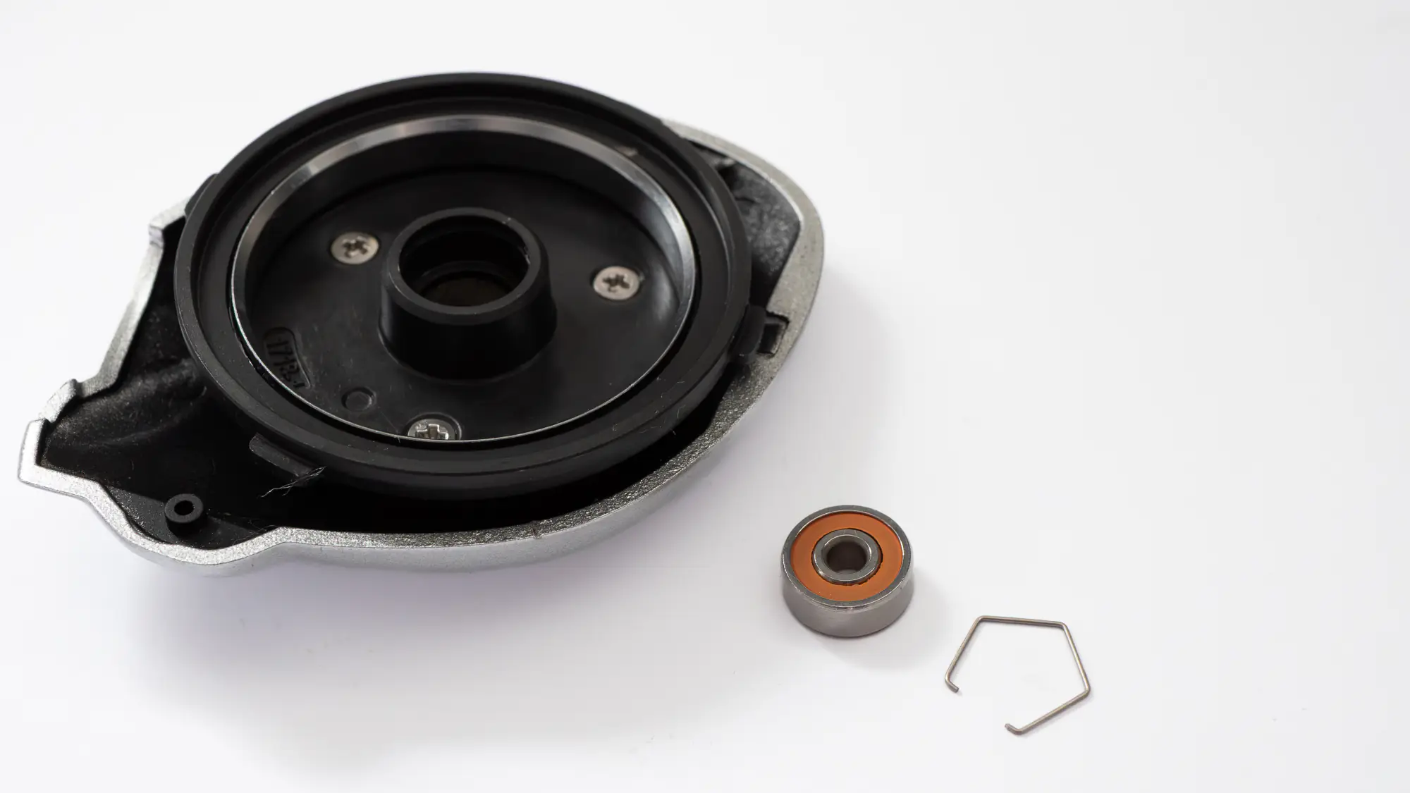 Étape 3 — Roulements de bobine – 16 TRANX A 301
